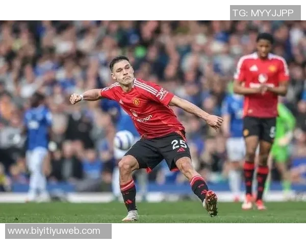 英超历史上曼联主场半场领先全场不败场次达到327场创下新纪录